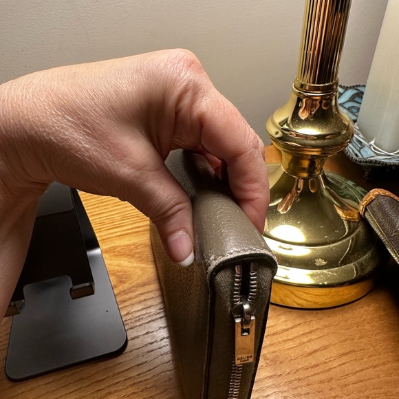 Celine Vintage Taupe Leather Zip Wallet. EUC. - Picture 5 of 8